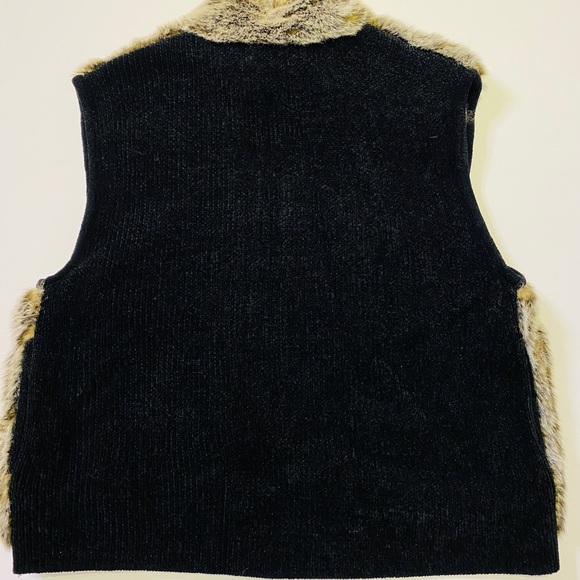 Fur West - Picture 2 of 4